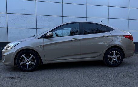 Hyundai Solaris II рестайлинг, 2013 год, 900 000 рублей, 3 фотография