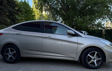 Hyundai Solaris II рестайлинг, 2013 год, 900 000 рублей, 7 фотография