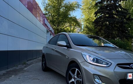 Hyundai Solaris II рестайлинг, 2013 год, 900 000 рублей, 6 фотография