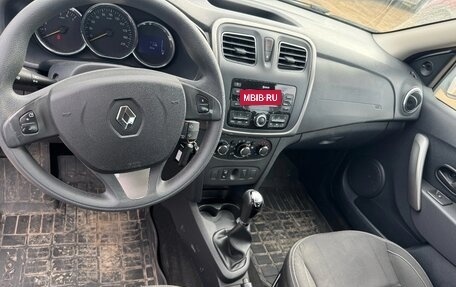 Renault Logan II, 2017 год, 790 000 рублей, 2 фотография