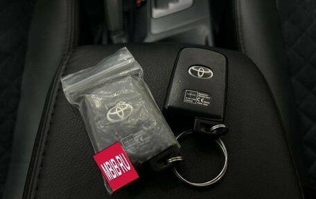 Toyota RAV4, 2017 год, 2 349 000 рублей, 31 фотография