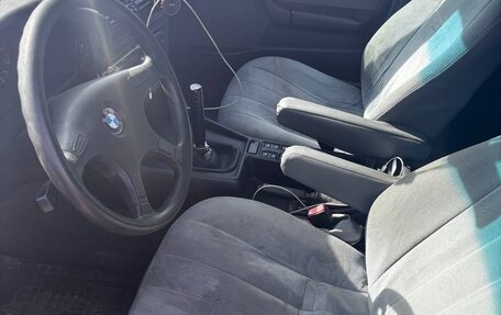 BMW 5 серия, 1992 год, 300 000 рублей, 6 фотография