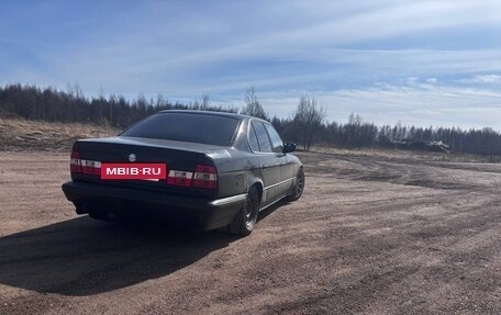 BMW 5 серия, 1992 год, 300 000 рублей, 3 фотография