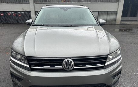 Volkswagen Tiguan II, 2020 год, 2 100 000 рублей, 14 фотография