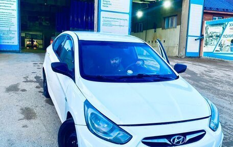Hyundai Solaris II рестайлинг, 2013 год, 570 000 рублей, 2 фотография