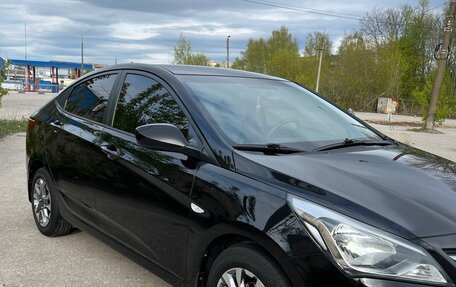 Hyundai Solaris II рестайлинг, 2015 год, 1 400 000 рублей, 4 фотография