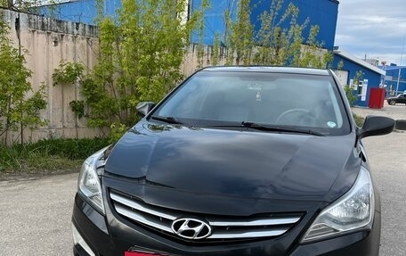 Hyundai Solaris II рестайлинг, 2015 год, 1 400 000 рублей, 3 фотография
