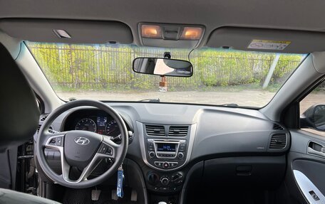 Hyundai Solaris II рестайлинг, 2015 год, 1 400 000 рублей, 10 фотография
