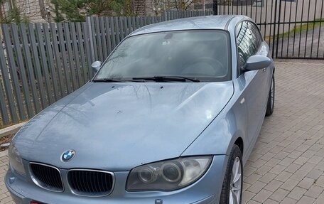 BMW 1 серия, 2009 год, 550 000 рублей, 1 фотография
