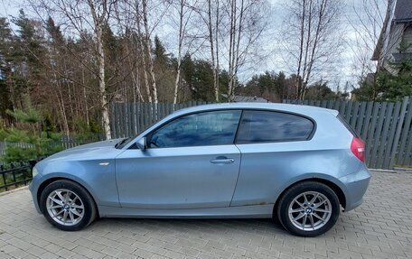 BMW 1 серия, 2009 год, 550 000 рублей, 2 фотография