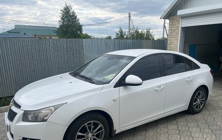 Chevrolet Cruze II, 2010 год, 750 000 рублей, 2 фотография