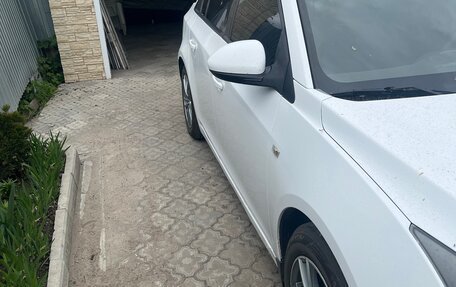 Chevrolet Cruze II, 2010 год, 750 000 рублей, 3 фотография