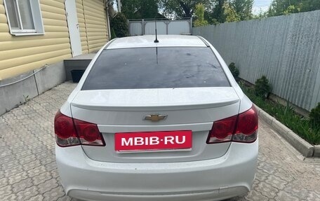 Chevrolet Cruze II, 2010 год, 750 000 рублей, 6 фотография