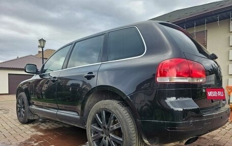 Volkswagen Touareg III, 2005 год, 699 000 рублей, 32 фотография