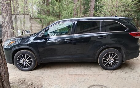 Toyota Highlander III, 2018 год, 3 200 000 рублей, 4 фотография