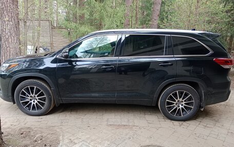 Toyota Highlander III, 2018 год, 3 200 000 рублей, 11 фотография