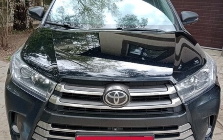 Toyota Highlander III, 2018 год, 3 200 000 рублей, 10 фотография