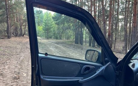 Chevrolet Niva I рестайлинг, 2018 год, 915 000 рублей, 10 фотография