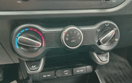 KIA Rio IV, 2018 год, 1 077 000 рублей, 12 фотография