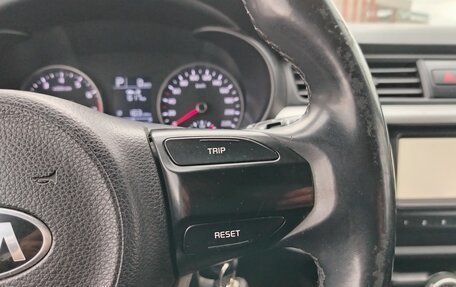 KIA Rio IV, 2018 год, 1 077 000 рублей, 10 фотография