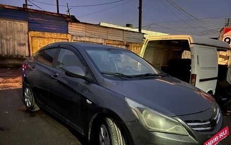 Hyundai Solaris II рестайлинг, 2015 год, 410 000 рублей, 2 фотография