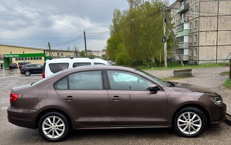 Volkswagen Jetta VI, 2015 год, 1 180 000 рублей, 2 фотография