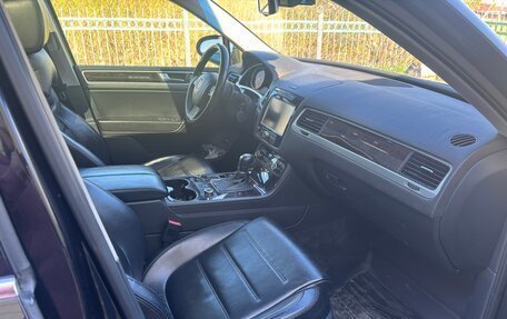 Volkswagen Touareg III, 2011 год, 2 300 000 рублей, 3 фотография
