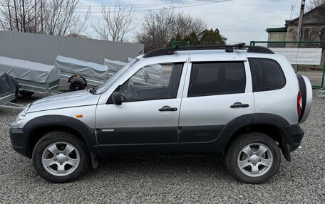 Chevrolet Niva I рестайлинг, 2010 год, 650 000 рублей, 7 фотография