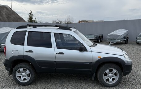Chevrolet Niva I рестайлинг, 2010 год, 650 000 рублей, 6 фотография