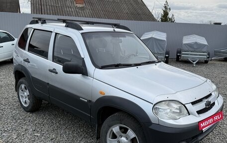 Chevrolet Niva I рестайлинг, 2010 год, 650 000 рублей, 2 фотография