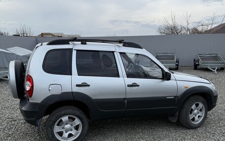 Chevrolet Niva I рестайлинг, 2010 год, 650 000 рублей, 8 фотография