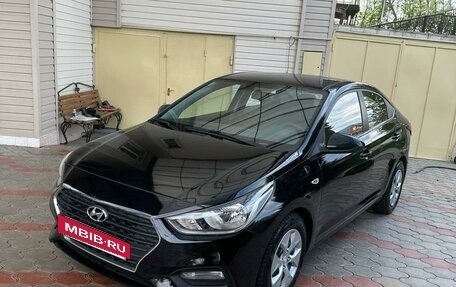 Hyundai Solaris II рестайлинг, 2017 год, 1 150 000 рублей, 2 фотография