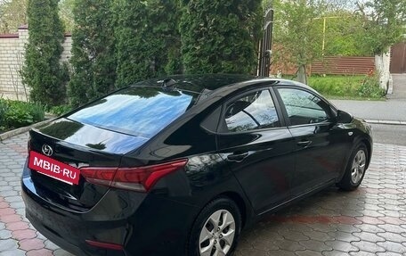 Hyundai Solaris II рестайлинг, 2017 год, 1 150 000 рублей, 5 фотография
