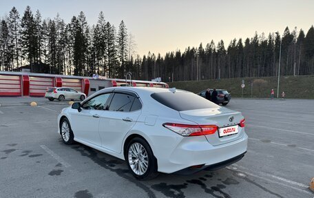 Toyota Camry, 2018 год, 2 750 000 рублей, 5 фотография
