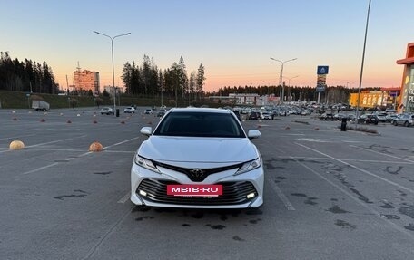 Toyota Camry, 2018 год, 2 750 000 рублей, 3 фотография