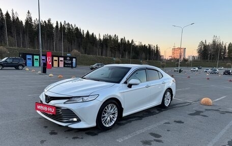 Toyota Camry, 2018 год, 2 750 000 рублей, 2 фотография