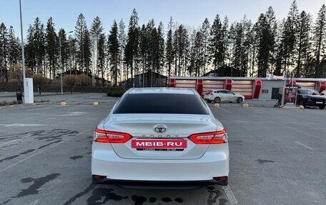 Toyota Camry, 2018 год, 2 750 000 рублей, 6 фотография
