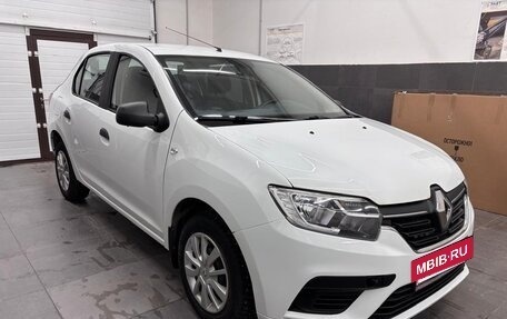 Renault Logan II, 2019 год, 800 000 рублей, 3 фотография