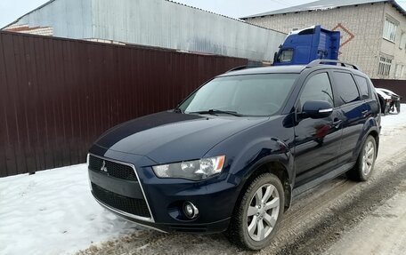 Mitsubishi Outlander III рестайлинг 3, 2011 год, 1 200 000 рублей, 3 фотография