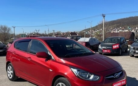 Hyundai Solaris II рестайлинг, 2011 год, 650 000 рублей, 1 фотография