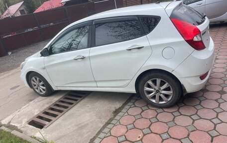 Hyundai Solaris II рестайлинг, 2013 год, 635 000 рублей, 3 фотография