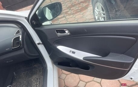 Hyundai Solaris II рестайлинг, 2013 год, 635 000 рублей, 11 фотография