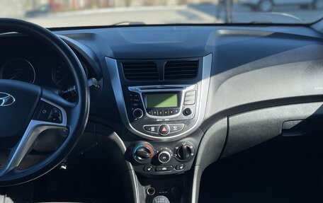 Hyundai Solaris II рестайлинг, 2011 год, 650 000 рублей, 15 фотография
