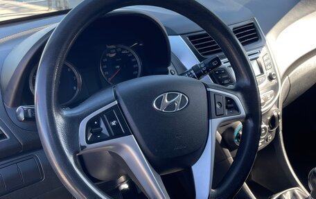 Hyundai Solaris II рестайлинг, 2011 год, 650 000 рублей, 13 фотография