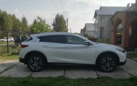 Infiniti QX30, 2016 год, 1 950 000 рублей, 4 фотография