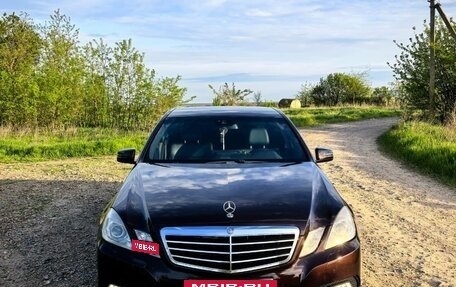 Mercedes-Benz E-Класс, 2010 год, 1 850 000 рублей, 8 фотография