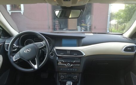 Infiniti QX30, 2016 год, 1 950 000 рублей, 13 фотография