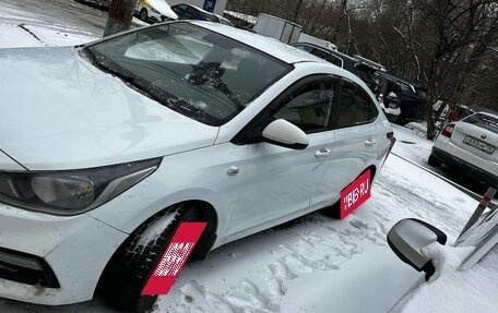 Hyundai Solaris II рестайлинг, 2017 год, 900 000 рублей, 1 фотография