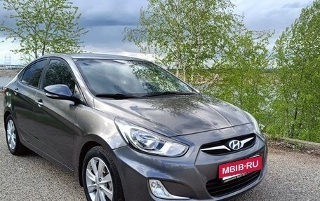 Hyundai Solaris II рестайлинг, 2011 год, 648 000 рублей, 3 фотография
