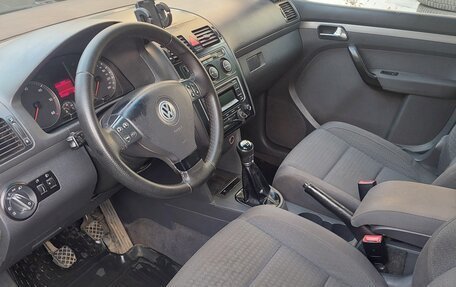 Volkswagen Touran III, 2005 год, 630 000 рублей, 11 фотография